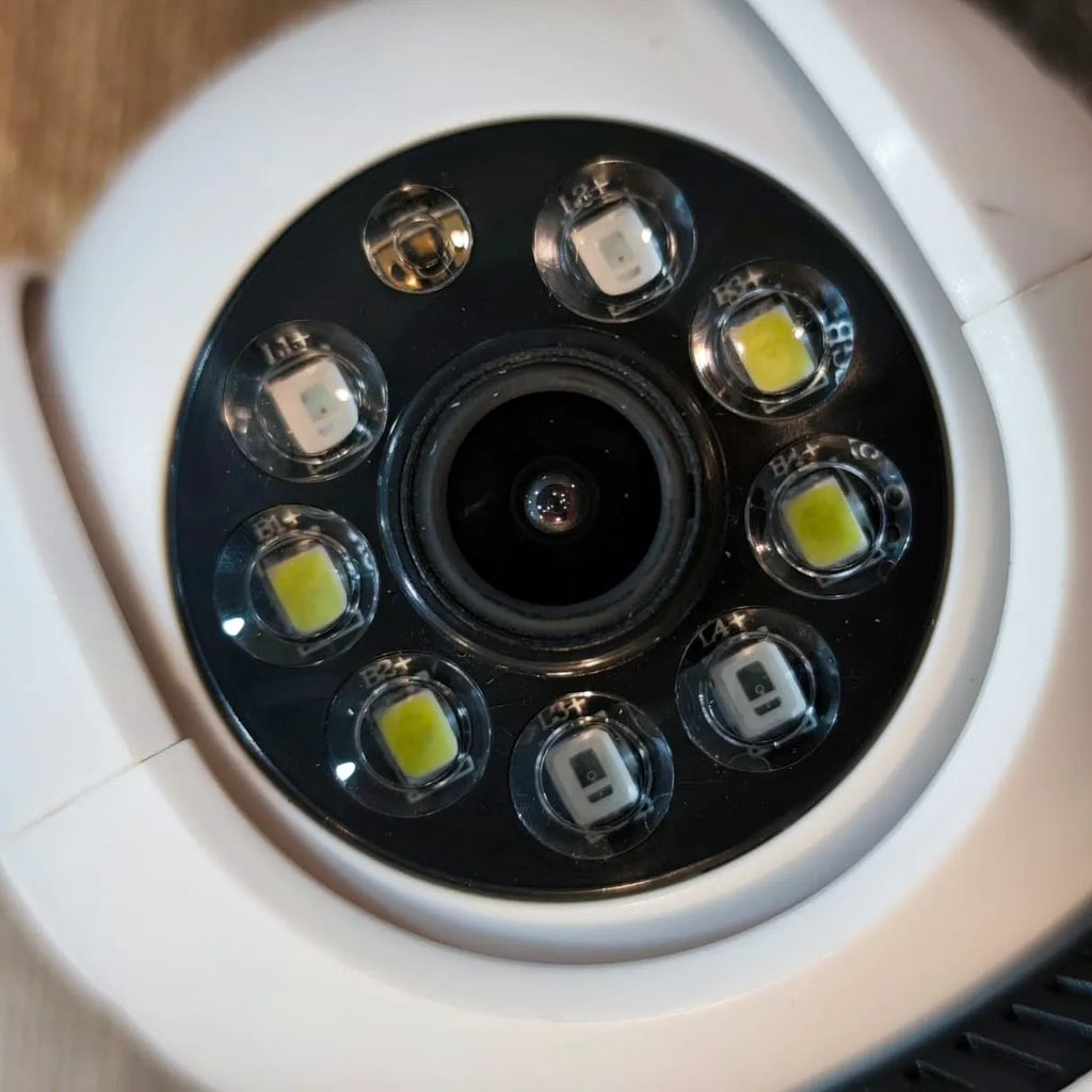 SPEED-X SPE27-LED8 BULB CAMERA WIFI PANORAMIC NIGHT VISION WITH V380 PRO APP